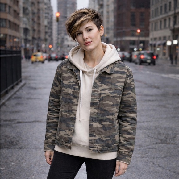 Sanctuary Jackets & Blazers - Sanctuary M camo button front stretchy jacket w-large breast pockets